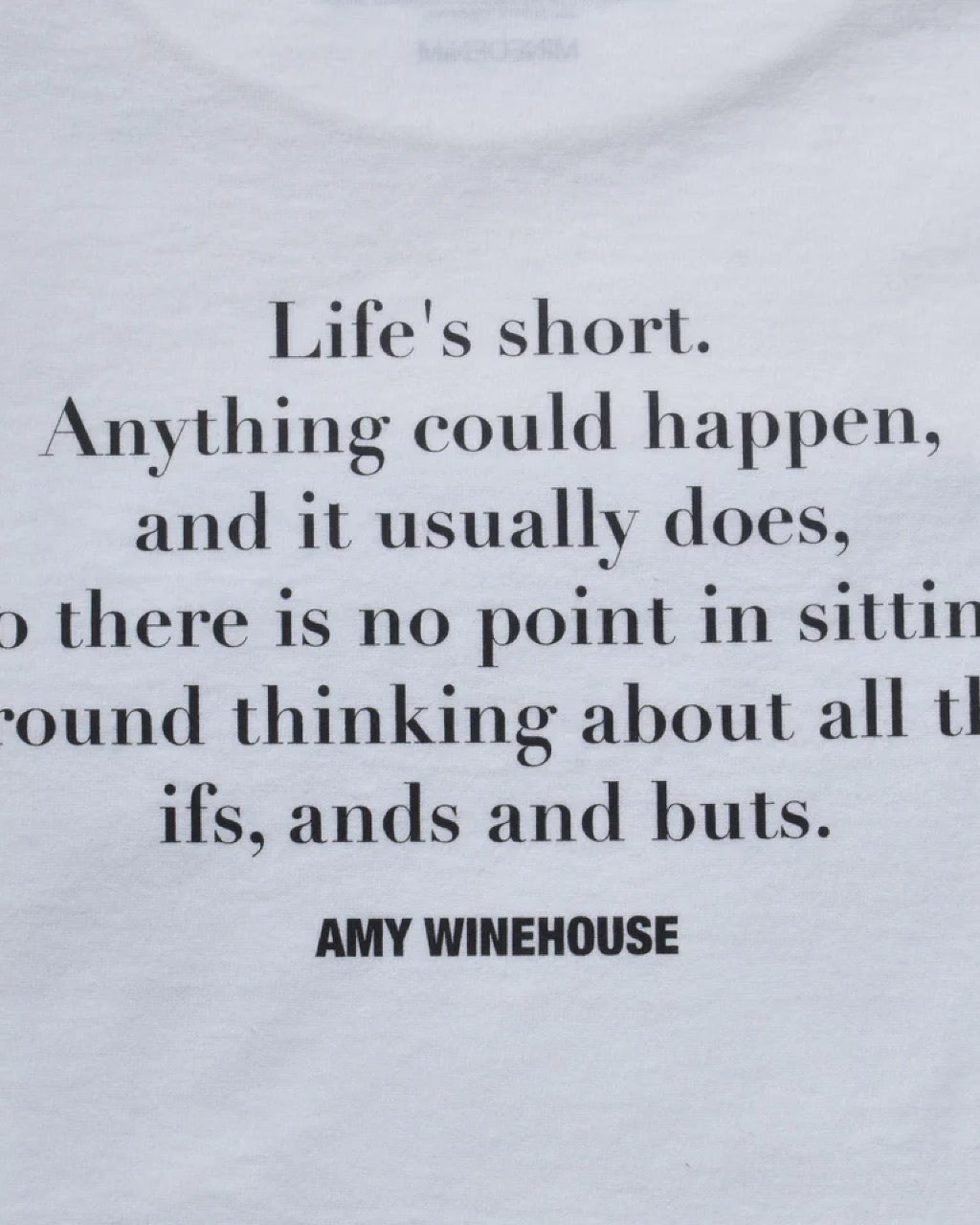 Amy Winehouse "Sitting On A Chair" Photo S/S Tee